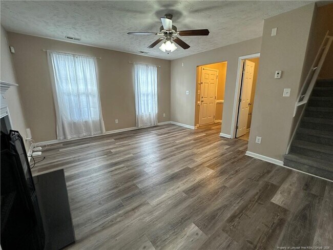 Foto del edificio - 2120 St Nicholas Dr