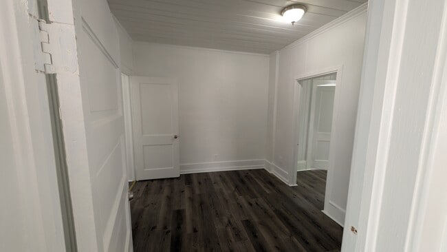 Office - 402 E Mulberry St