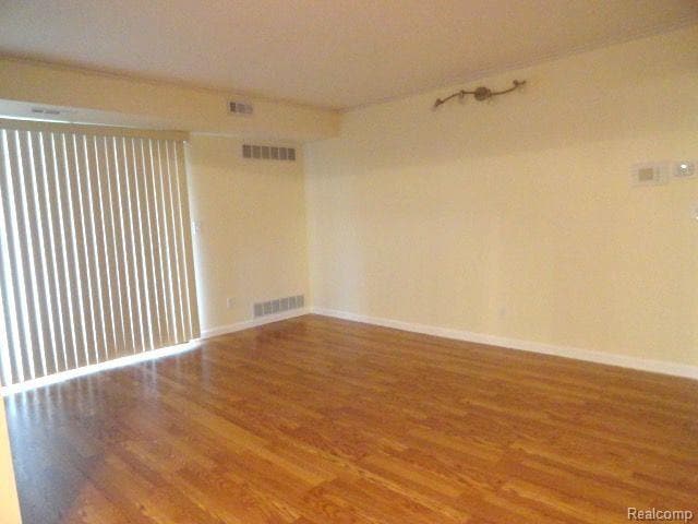 Foto del edificio - 250 E Thirteen Mile Rd