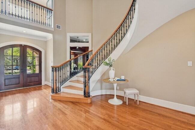 Building Photo - 2 Wilmington Ct