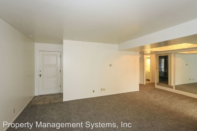Building Photo - 4979 S Eastridge Ln