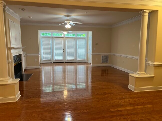 Foto del edificio - 524 College Rd