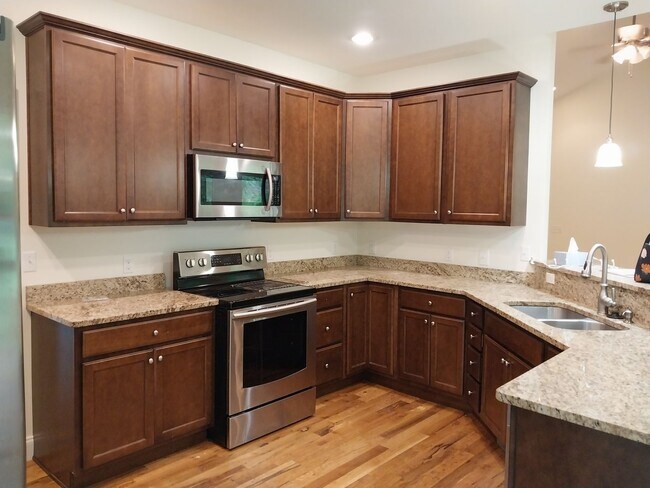 Foto del edificio - Beautiful Home in Convenient Swannanoa