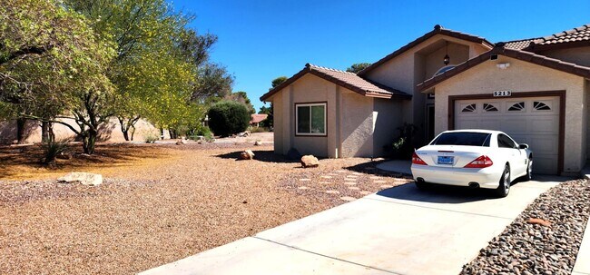 Building Photo - 5213 Orchard Hills Ave