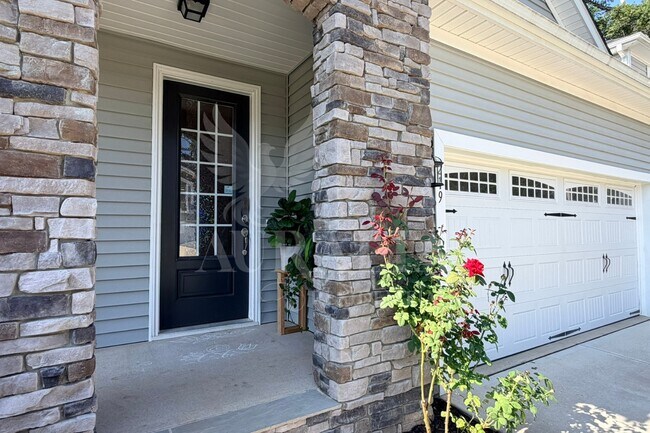 Foto del edificio - 219 Wood Orchid Ln