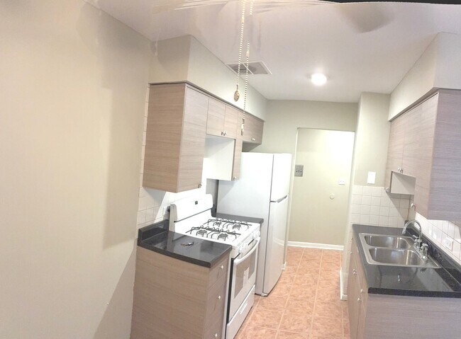 Foto del edificio - 5420 N Kenmore Ave