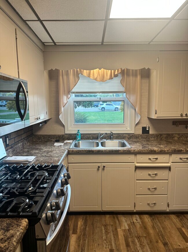 Foto del edificio - 2631 Tatham Rd