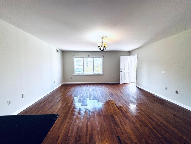 Building Photo - 161 W 53rd St