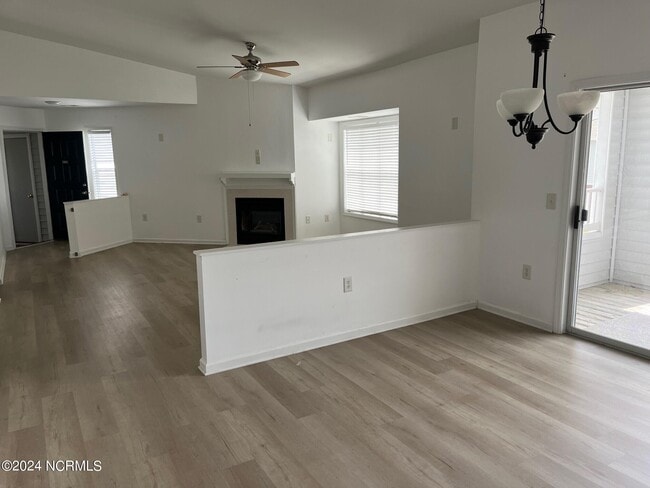 Building Photo - 4136 Breezewood Dr