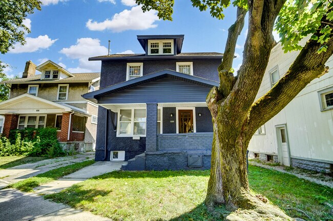 Foto del edificio - 2911 Broadway