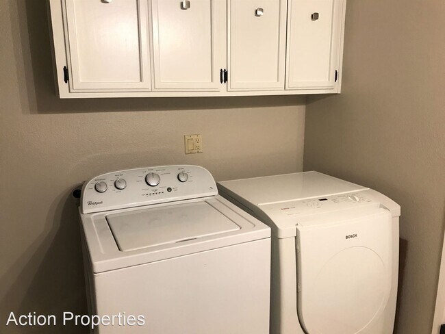 Foto del edificio - 3 br, 3 bath House - 5021 Cedar Dr