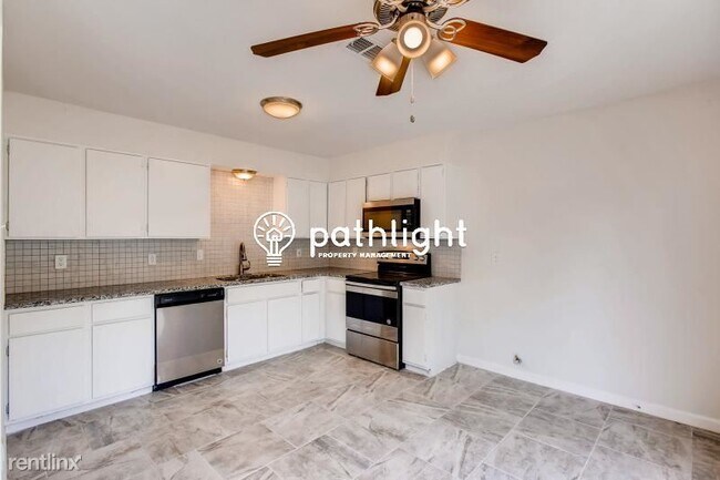 Building Photo - 3 br, 2 bath House - 1925 Steamboat Spring...