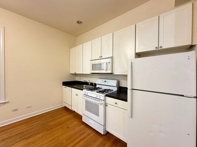 Foto del edificio - 4715 N Sheridan Rd