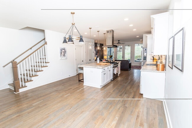 Building Photo - 5821 Maxon Ave