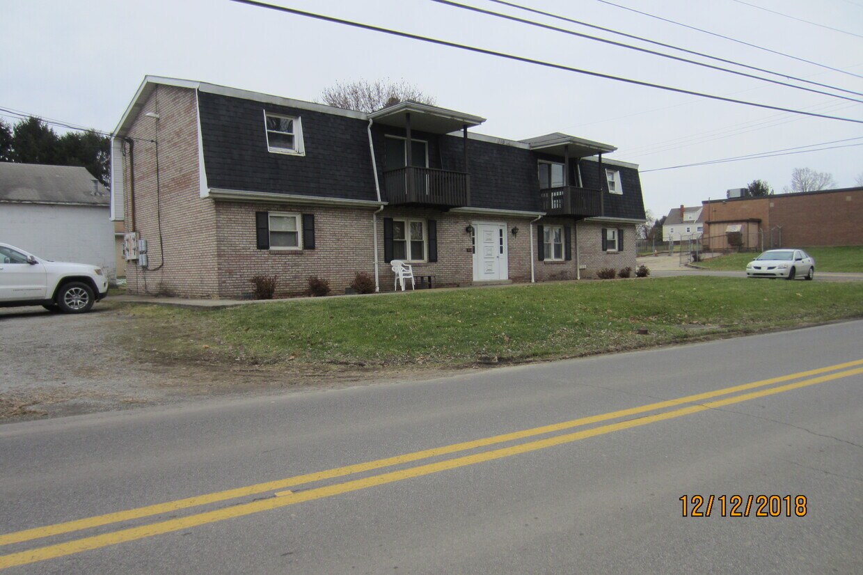 301 Lee Rd Unit 3, Follansbee, WV 26037 Apartment for Rent in