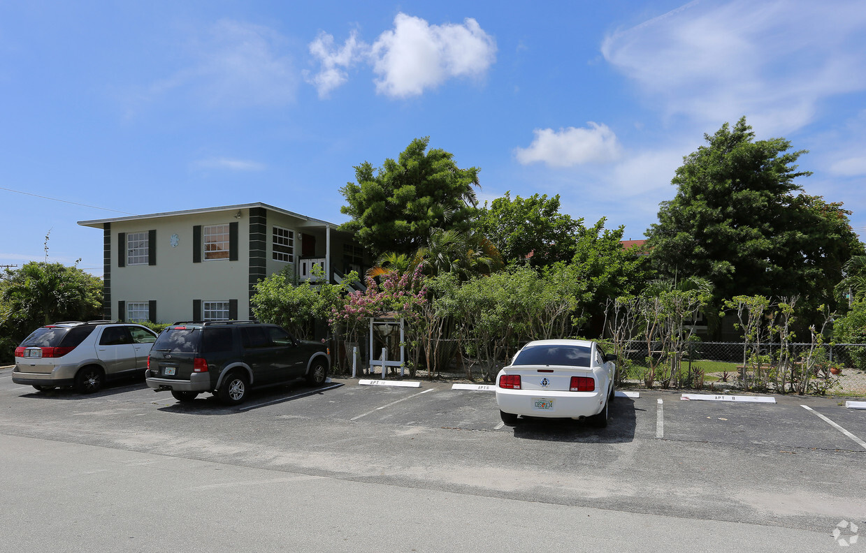 Building Photo - Middle River Terrace Apartments