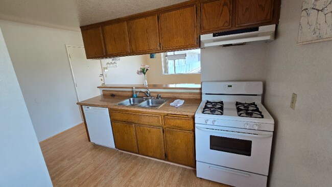 Foto del edificio - 4446 W 136th St