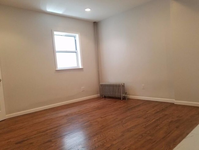 Building Photo - 502 Hegeman Ave