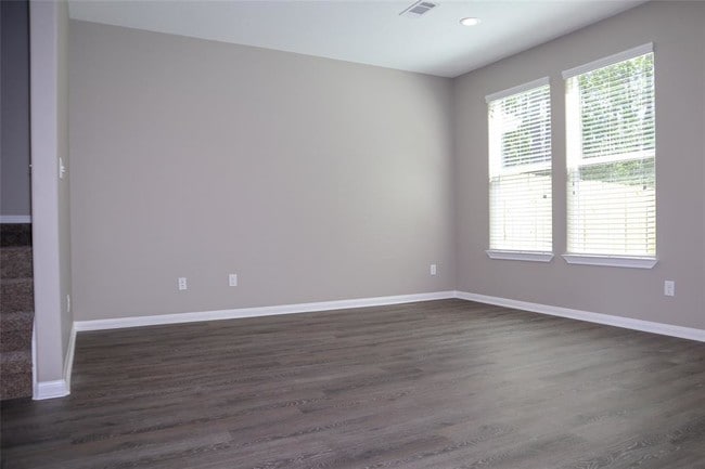Building Photo - 118 Artesian Way