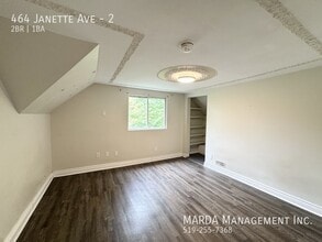 Building Photo - 464 Janette Ave
