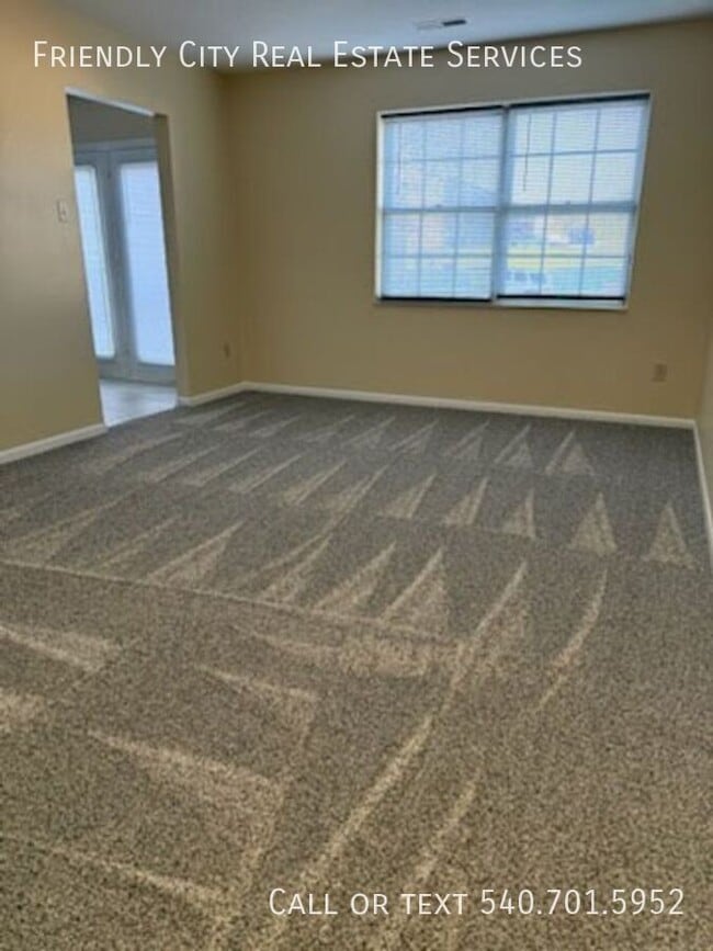 Building Photo - 12B Holly Ct-