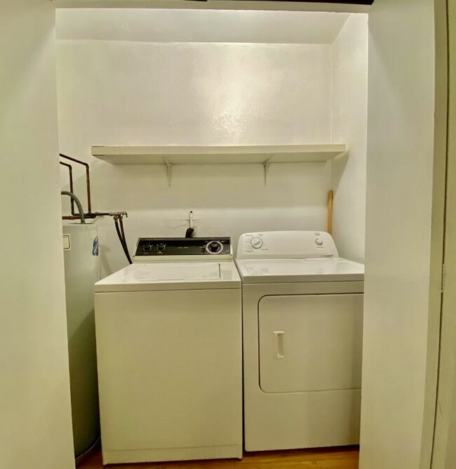 Foto del edificio - 4226 7th Ave NE