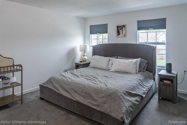 Building Photo - 9118 White Tail Ct