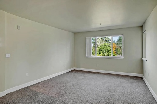 Building Photo - 1311 N 175th St