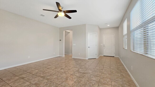 Building Photo - Popular location near Verrado in Sienna Hills! Community Pool!