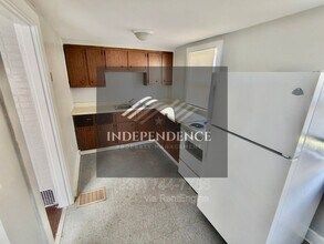 Building Photo - 515 Mertland Ave