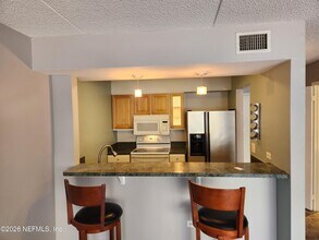 Building Photo - 222 14th Ave N