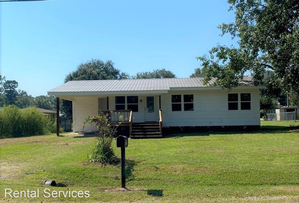 Foto principal - 3 br, 1 bath House - 915 Red Oak St