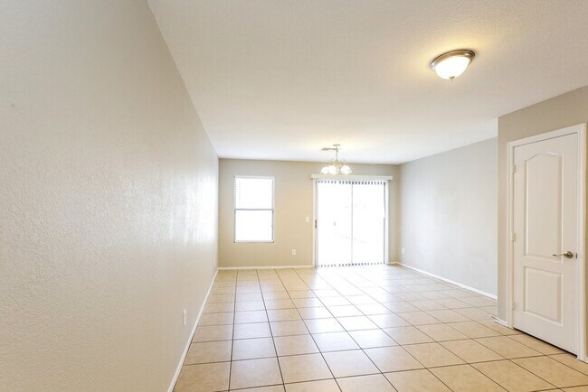 Building Photo - 2544 W Romley Rd