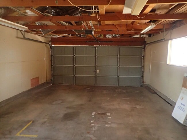 Building Photo - 3bd 1.5ba