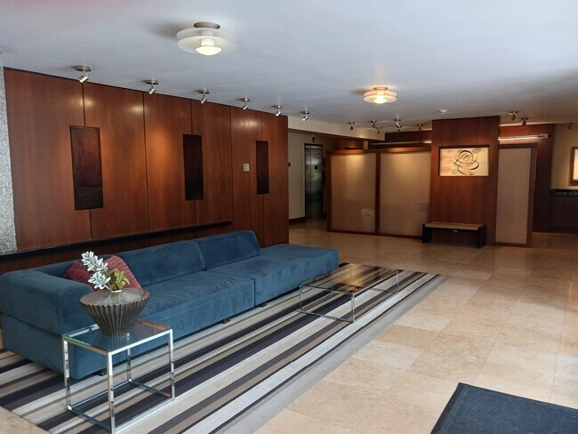 Foto del edificio - 2725 39th St NW
