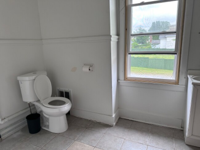 Building Photo - 1 Park St