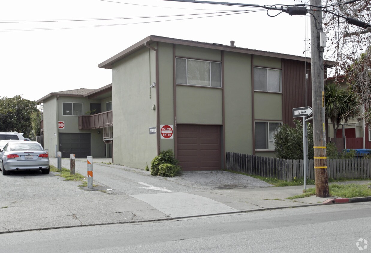 Primary Photo - 1215 Broadway