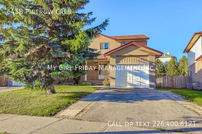 Photo du bâtiment - Stunning Townhome Available Immediately!