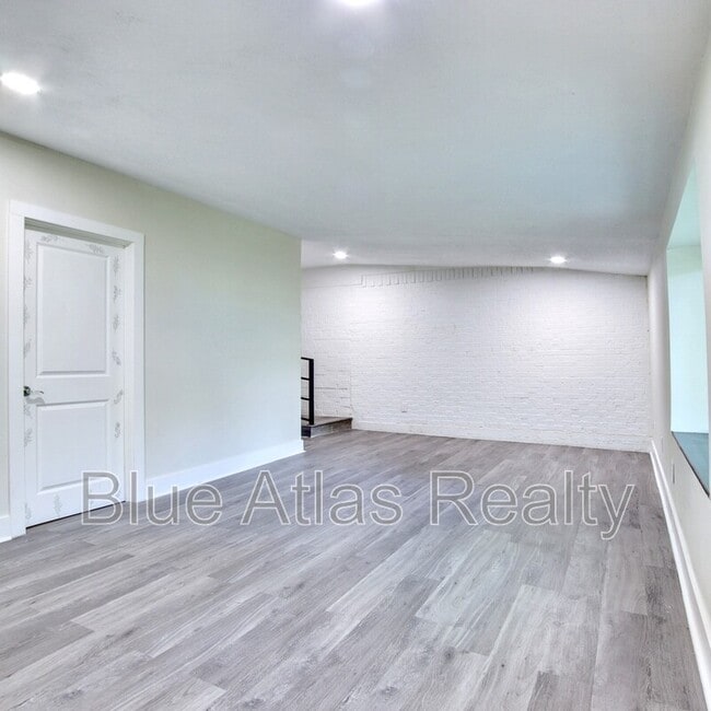 Building Photo - 5708 Flamingo Ct