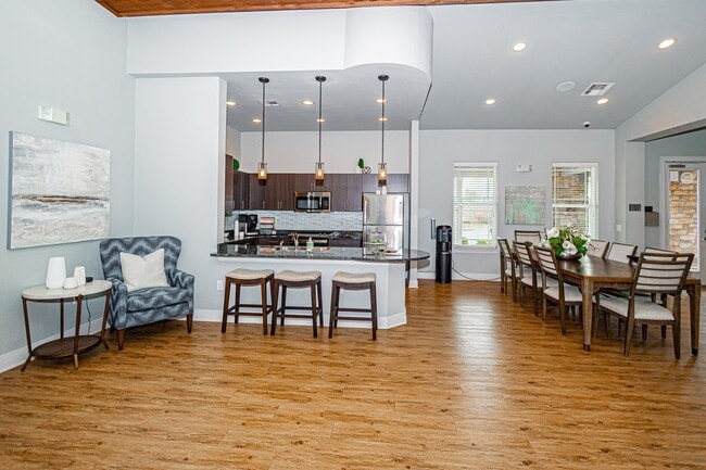 Building Photo - The Park at Bellagio