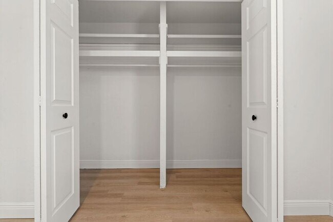 Foto del edificio - 2220 NW 55th Blvd