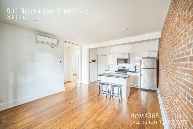 Building Photo - Pretty 2 bed 1 bath Apartment at Harrisburg!