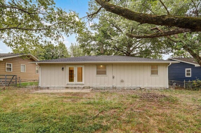 Foto del edificio - 2641 E Grand St