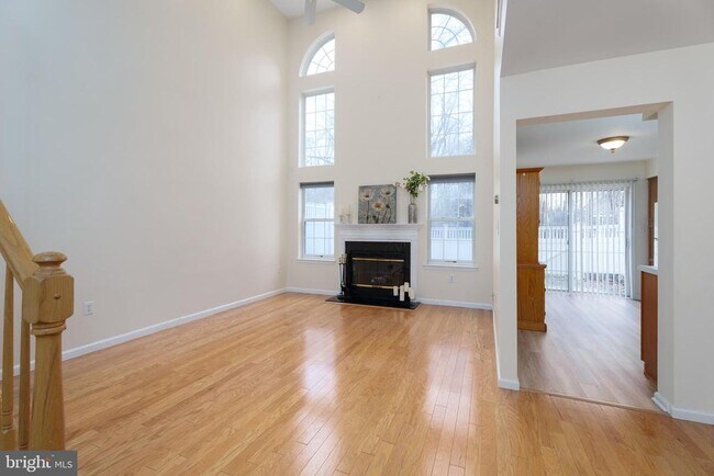 Building Photo - 610 Bollen Ct