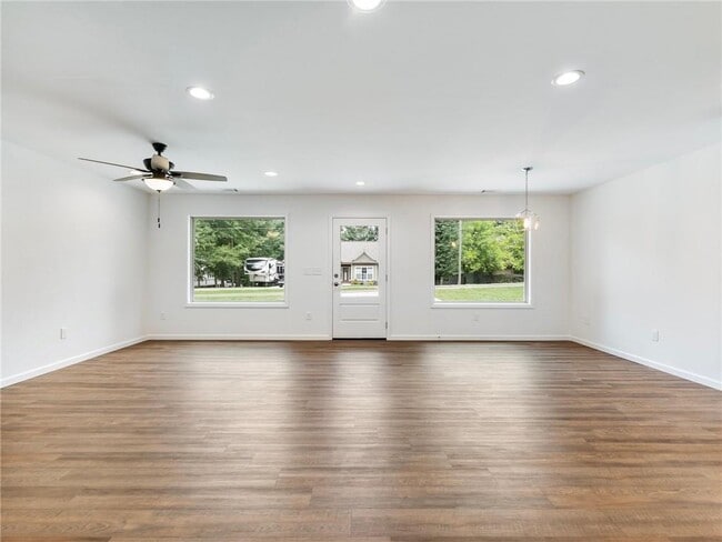 Foto del edificio - 8083 Beachwood Dr