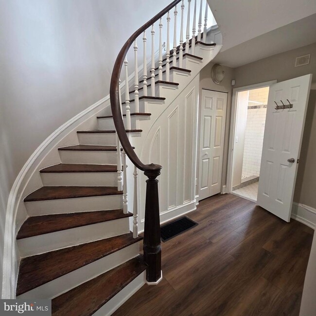 Foto del edificio - 2217 Spring Garden St