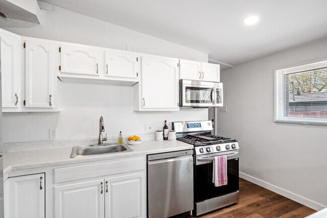 Foto del edificio - Large 3 bed home for Rent