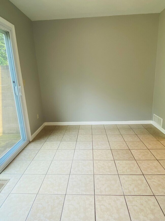 Foto del edificio - 1574 Elizabeth St