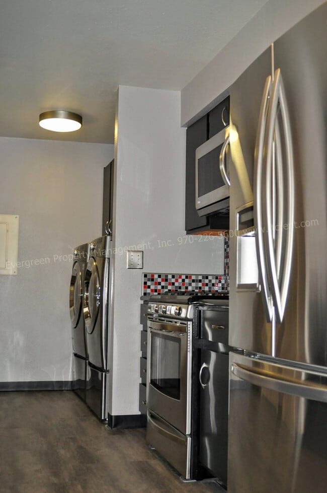 Building Photo - Beautifully Updated Home!