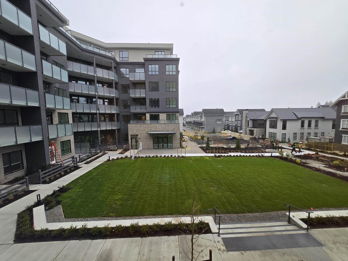 Primary Photo - 15815-285 85 Ave